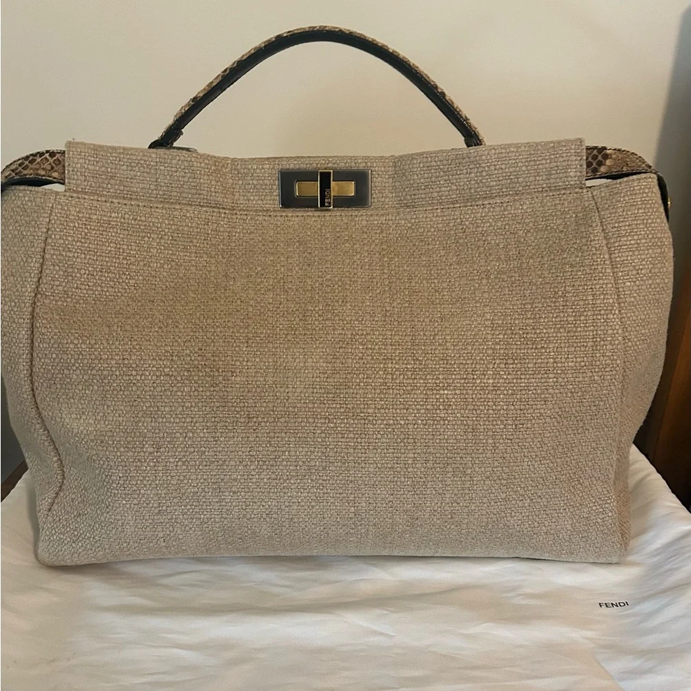 FENDI Peekaboo